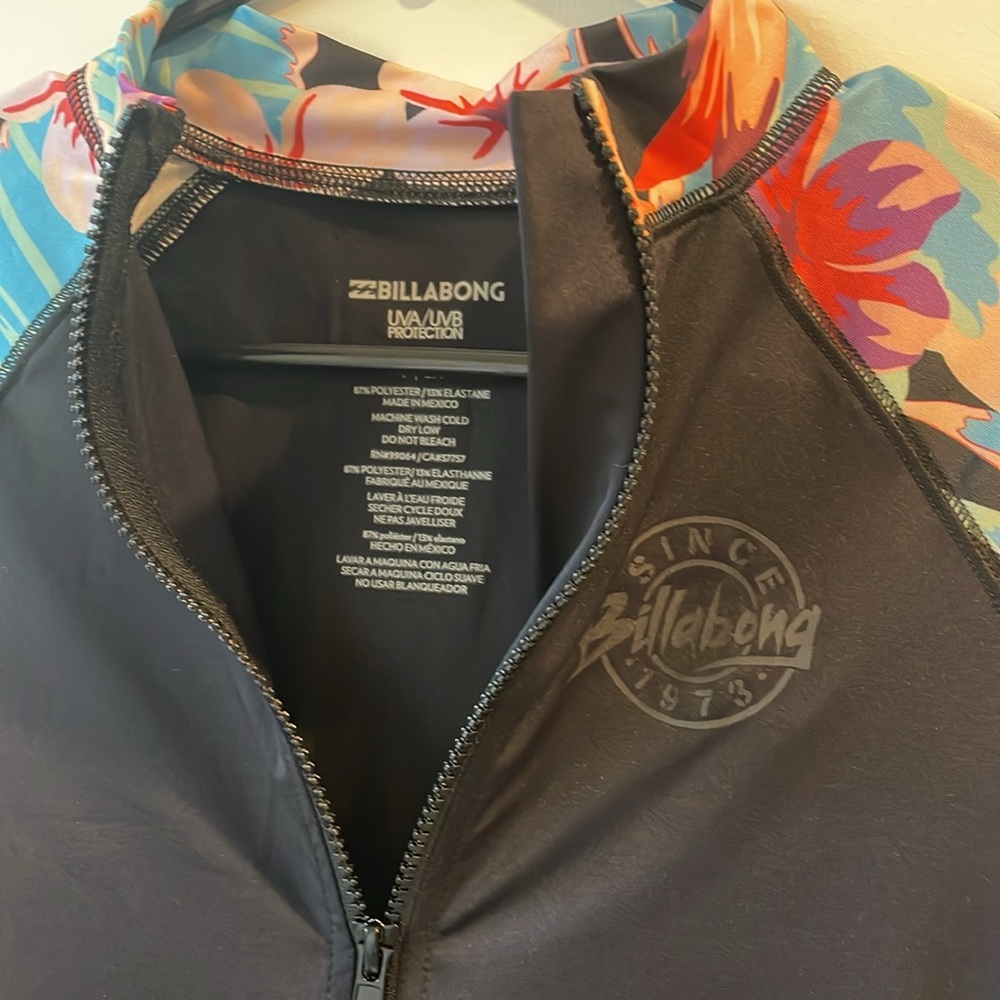 BILLABONG Floral Rash Guard - Picture 2 of 2